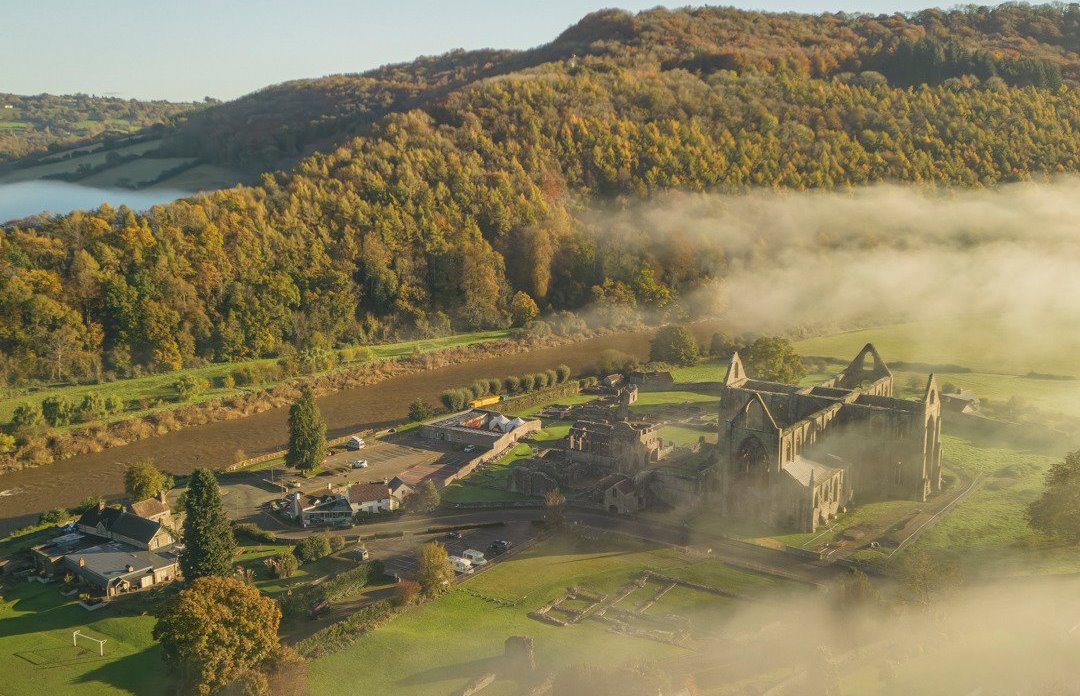 @kasia_ociepa_photographer Tintern Abbey Autumn